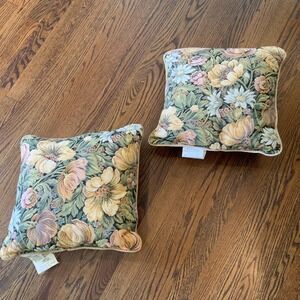 VTG‎ Pair Of Floral Tapestry Accent Throw Pillows Cottage Core Granny Core 14"